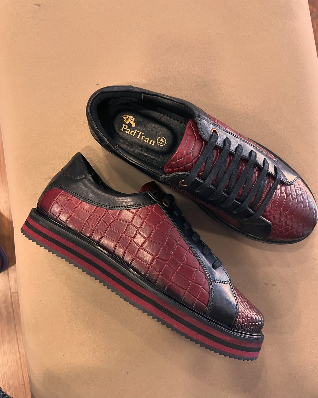 Luxury Croc-Embossed Leather Sneakers – Black & Burgundy